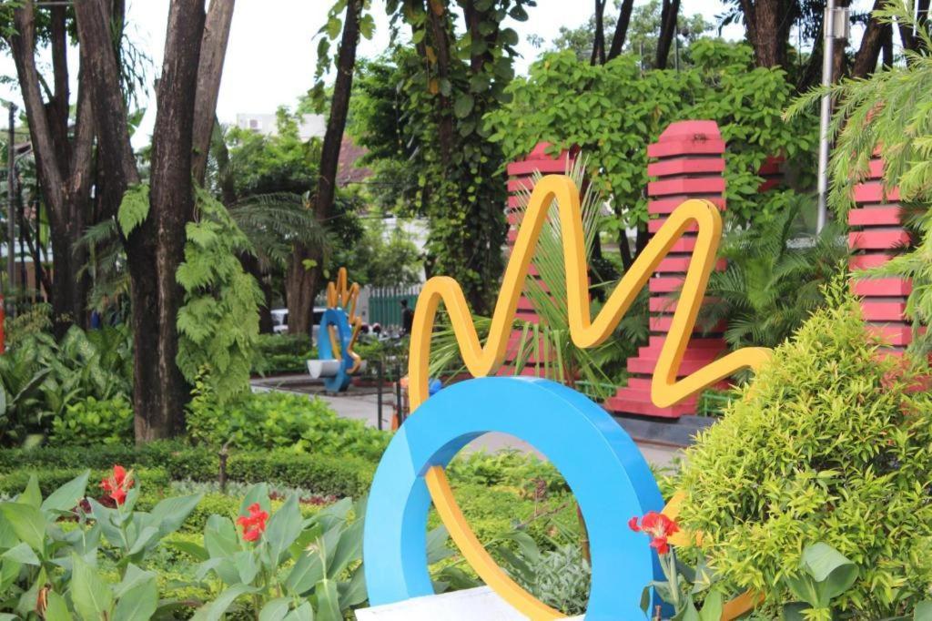 Grand Sumatera Hotel Surabaya Eksteriør bilde