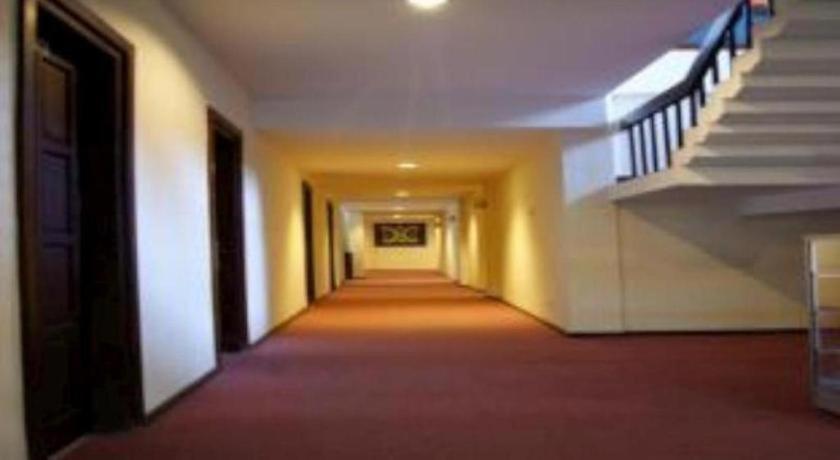 Grand Sumatera Hotel Surabaya Eksteriør bilde