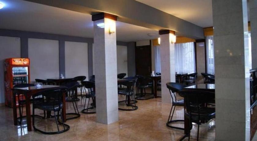 Grand Sumatera Hotel Surabaya Eksteriør bilde