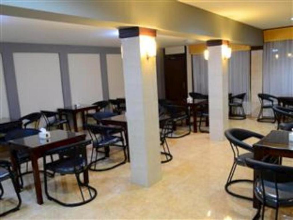 Grand Sumatera Hotel Surabaya Eksteriør bilde