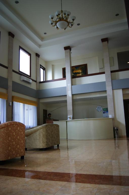 Grand Sumatera Hotel Surabaya Eksteriør bilde