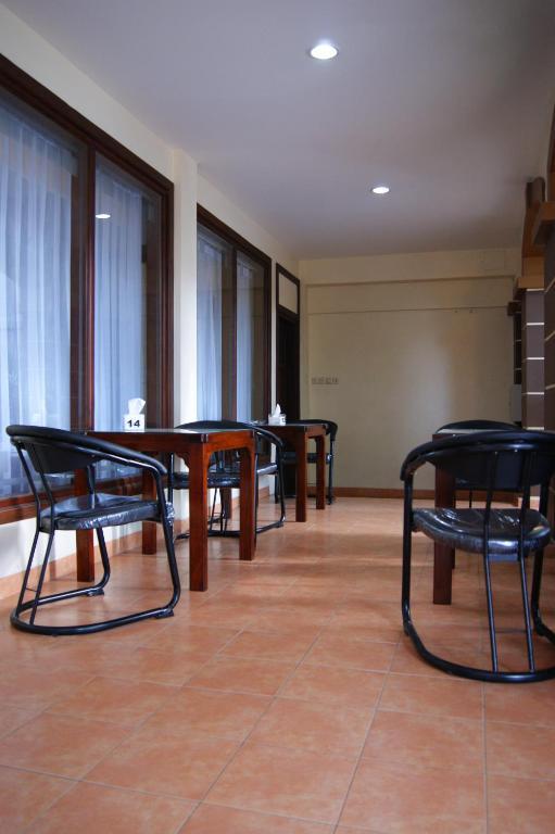 Grand Sumatera Hotel Surabaya Eksteriør bilde